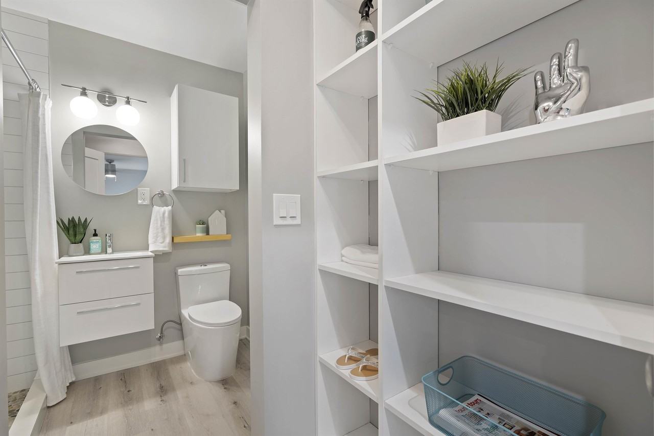 14724 Inglewood Avenue - Photo 4 of 30