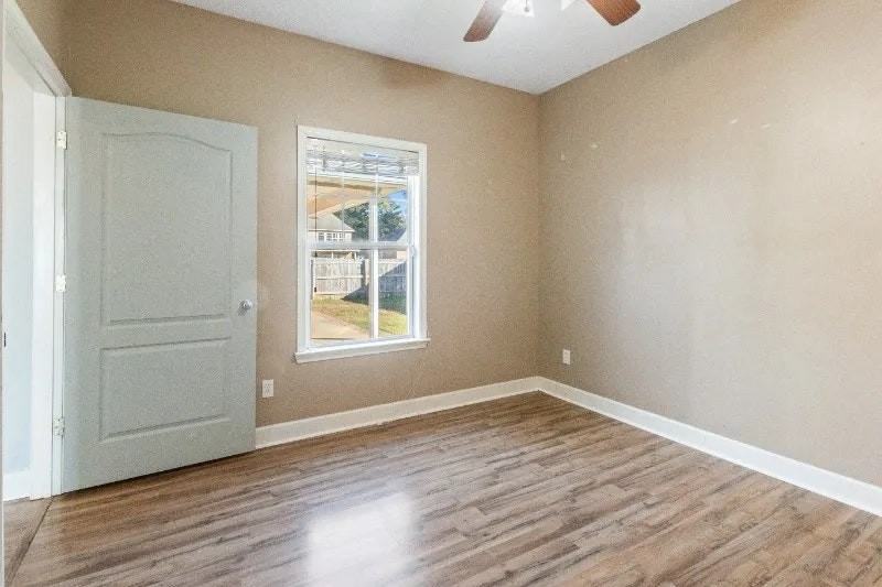 1803 Collier Way - Photo 3 of 20