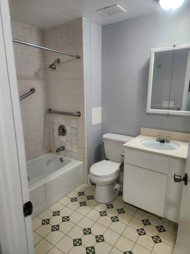 5321 South 580 East - Photo 3 of 10