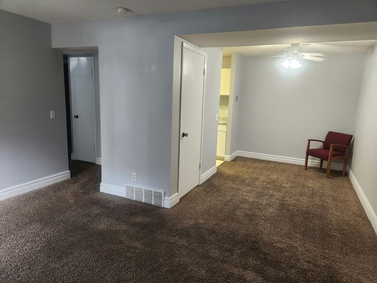 5321 South 580 East - Photo 4 of 10