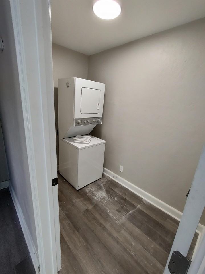 1229 West Ocean View Avenue - Photo 5 of 15