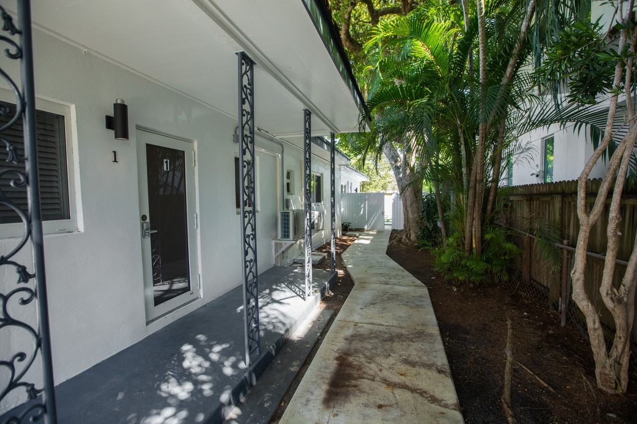 1112 NE 17th Terrace, LLC - Photo 2 of 18