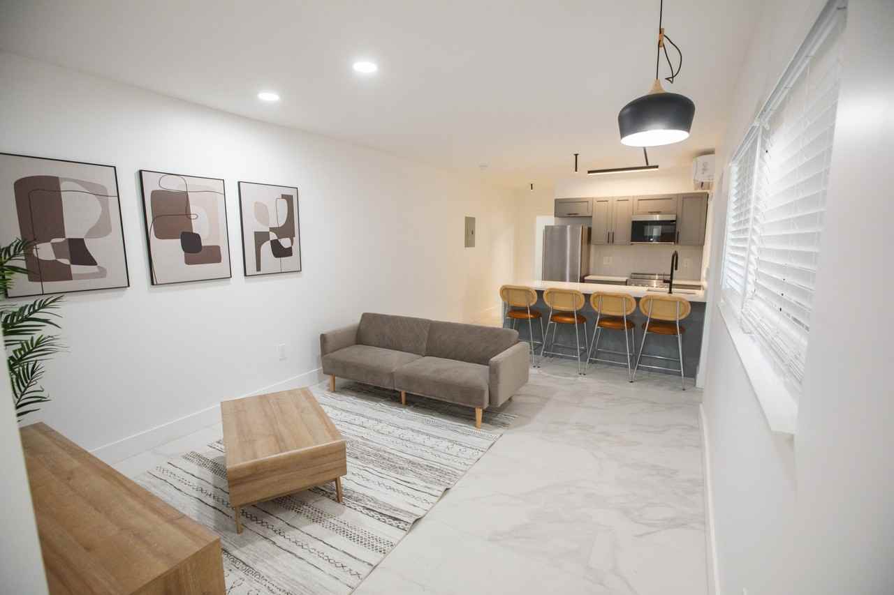 1112 NE 17th Terrace, LLC - Photo 3 of 18