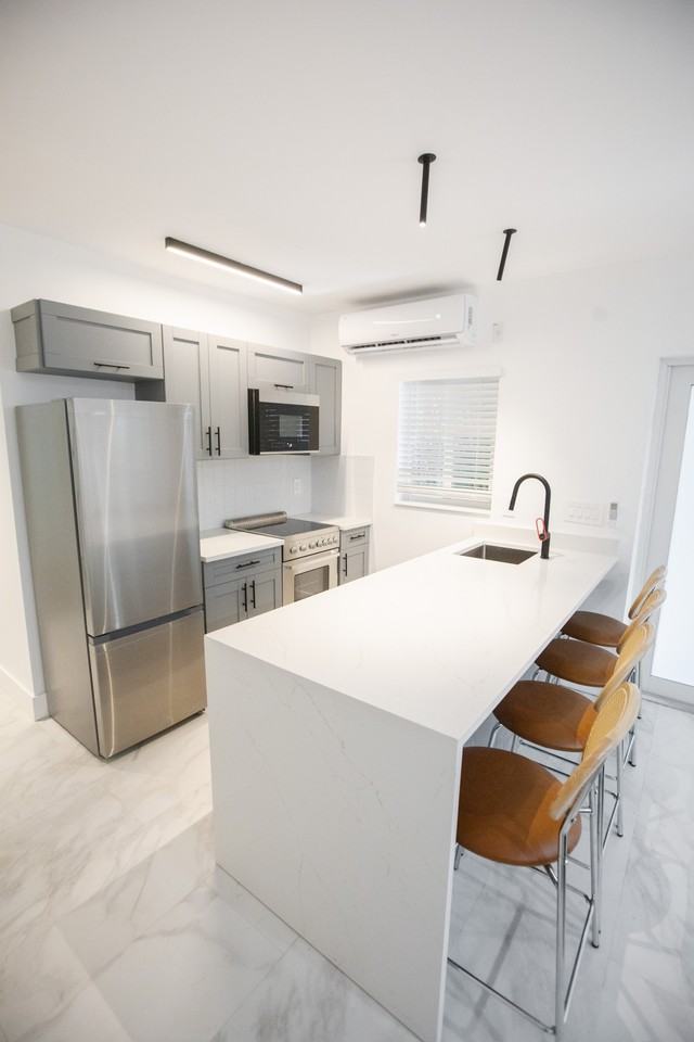 1112 NE 17th Terrace, LLC - Photo 5 of 18