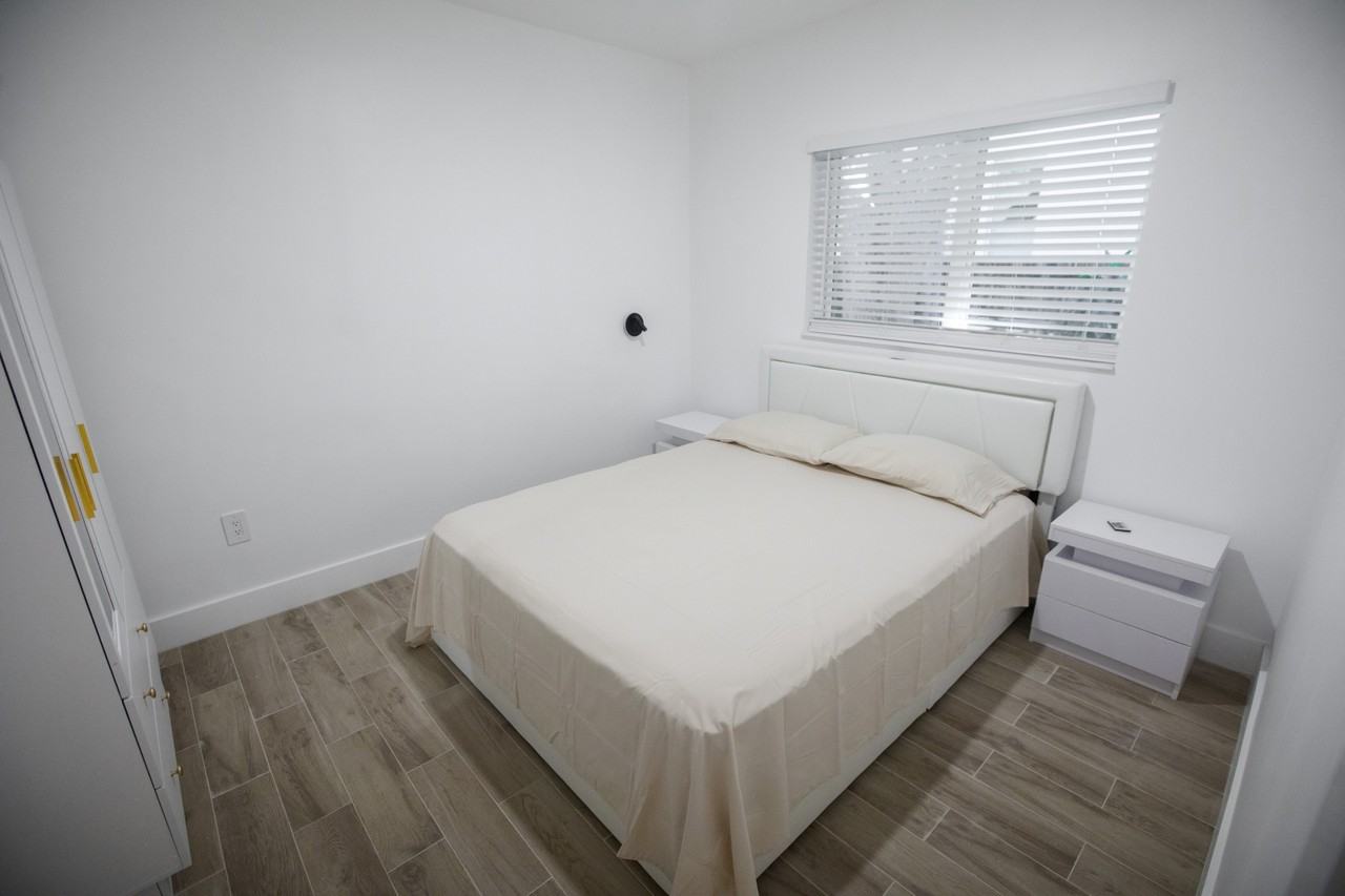 1112 NE 17th Terrace, LLC - Photo 6 of 18