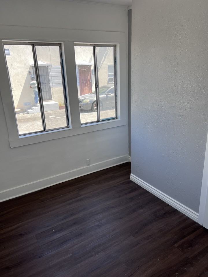 220 W F St - Photo 2 of 12