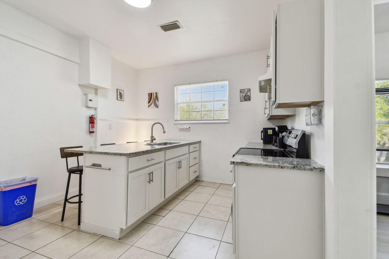 15th Avenue South - Photo 5 of 14