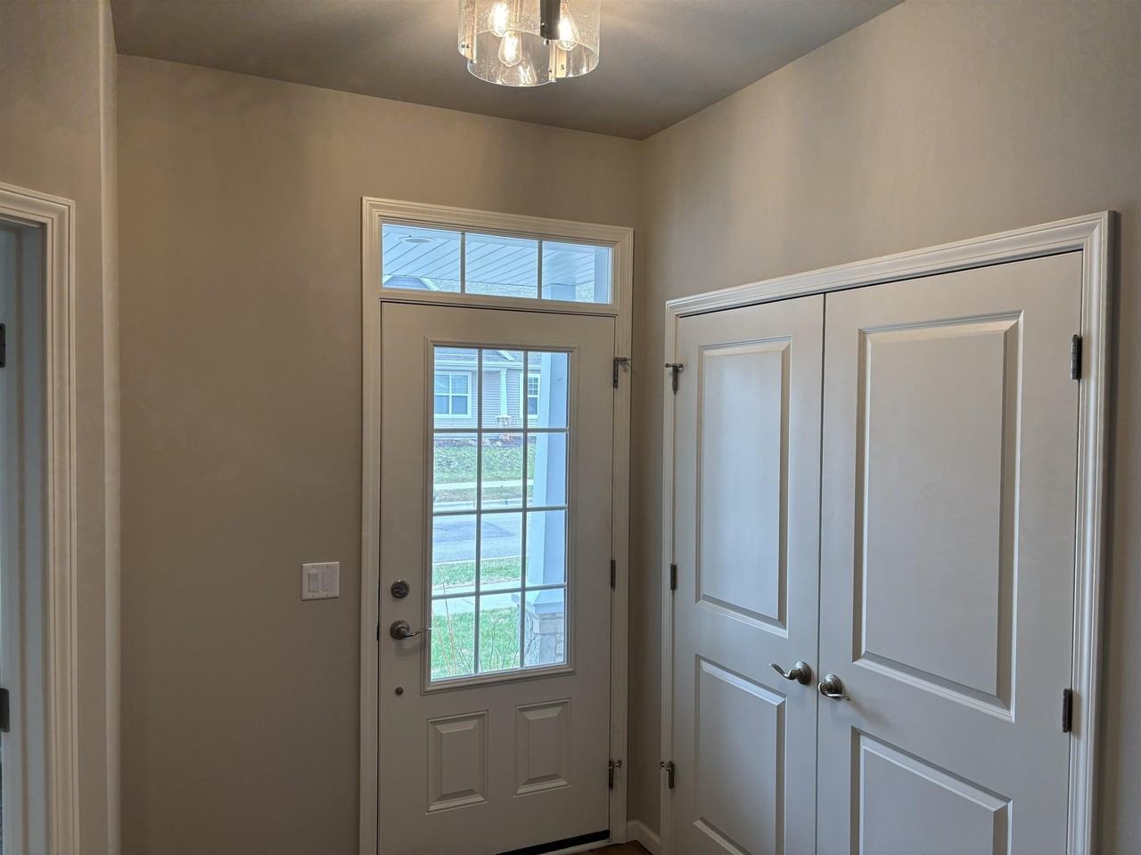 2155 Rosenberg Ln - Photo 2 of 19