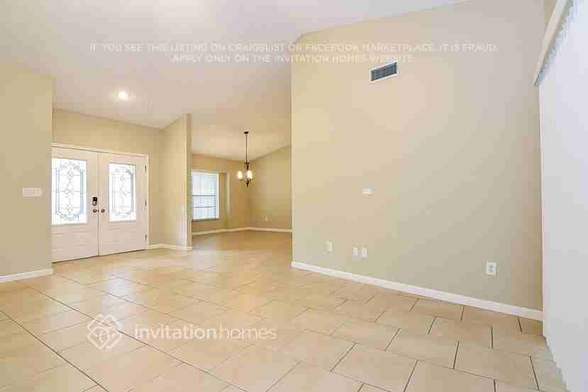 1406 Clarion Dr - Photo 4 of 21