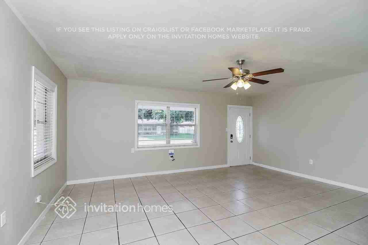 4504 21st Ave W - Photo 2 of 10