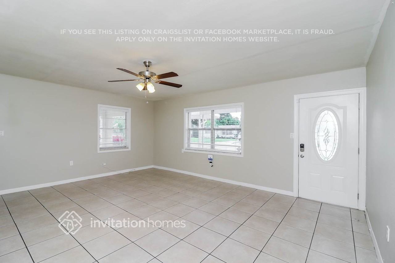 4504 21st Ave W - Photo 3 of 10