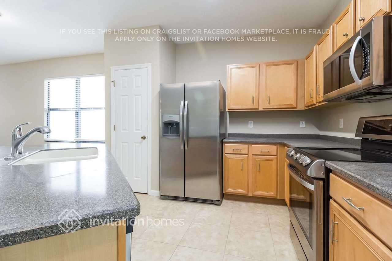 318 Breckenridge Cir Se - Photo 4 of 18