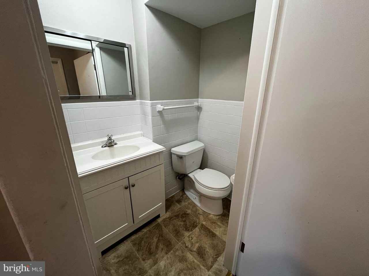 100 Fox Dr Apt 2w - Photo 3 of 14