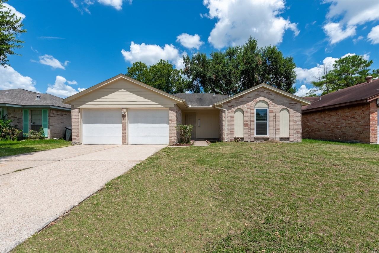 16218 Camino Del Sol Dr - Photo 3 of 23