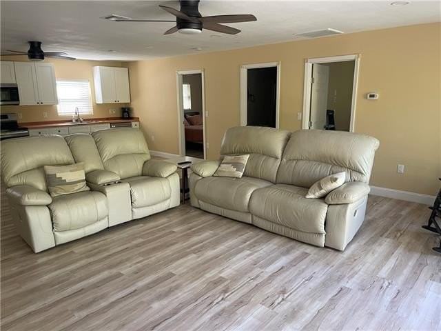 1059 Brandon Dr - Photo 3 of 12