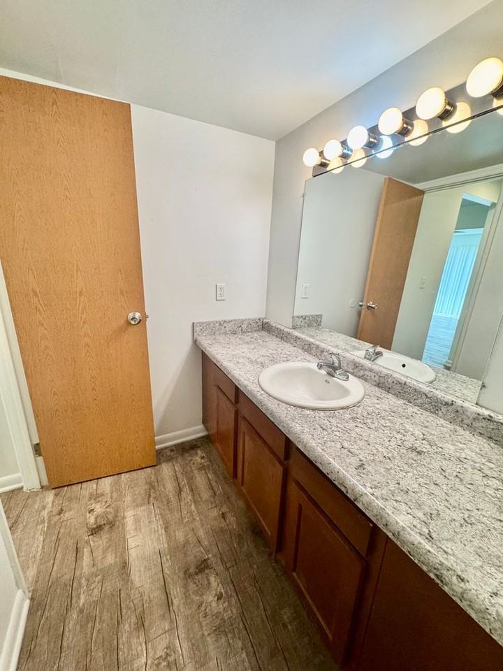 504 St. Johns - Photo 7 of 20