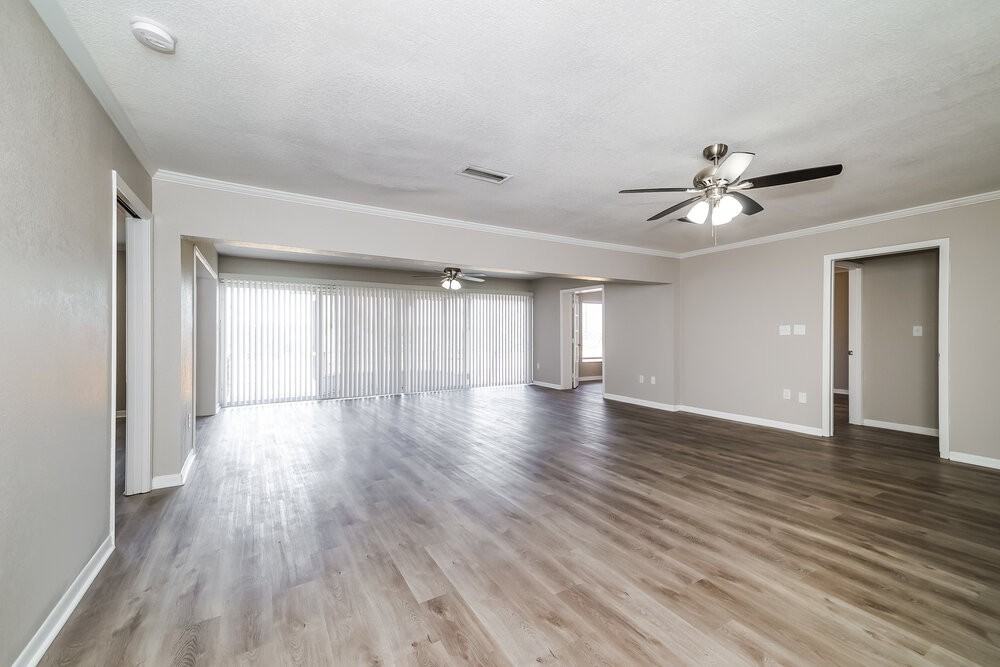 1033 Campbell Ave - Photo 5 of 16