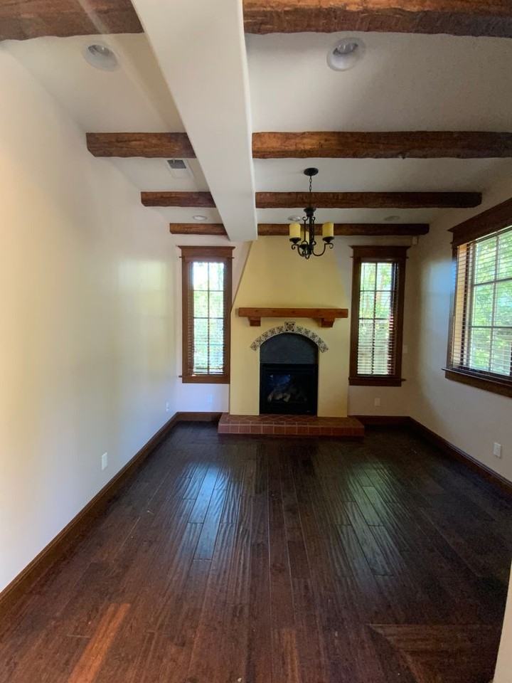 1017 Santa Cruz Ave - Photo 3 of 38