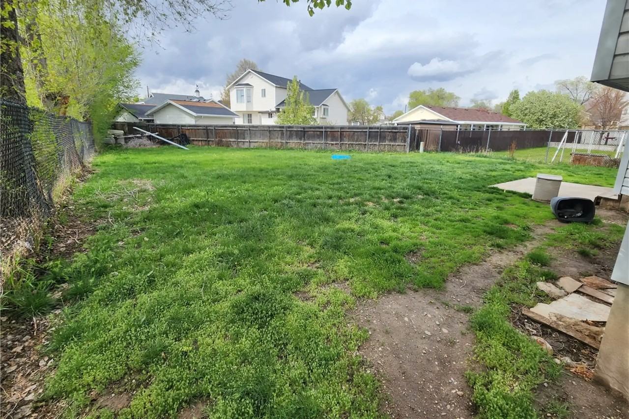 1208 S Glendale St - Photo 2 of 5
