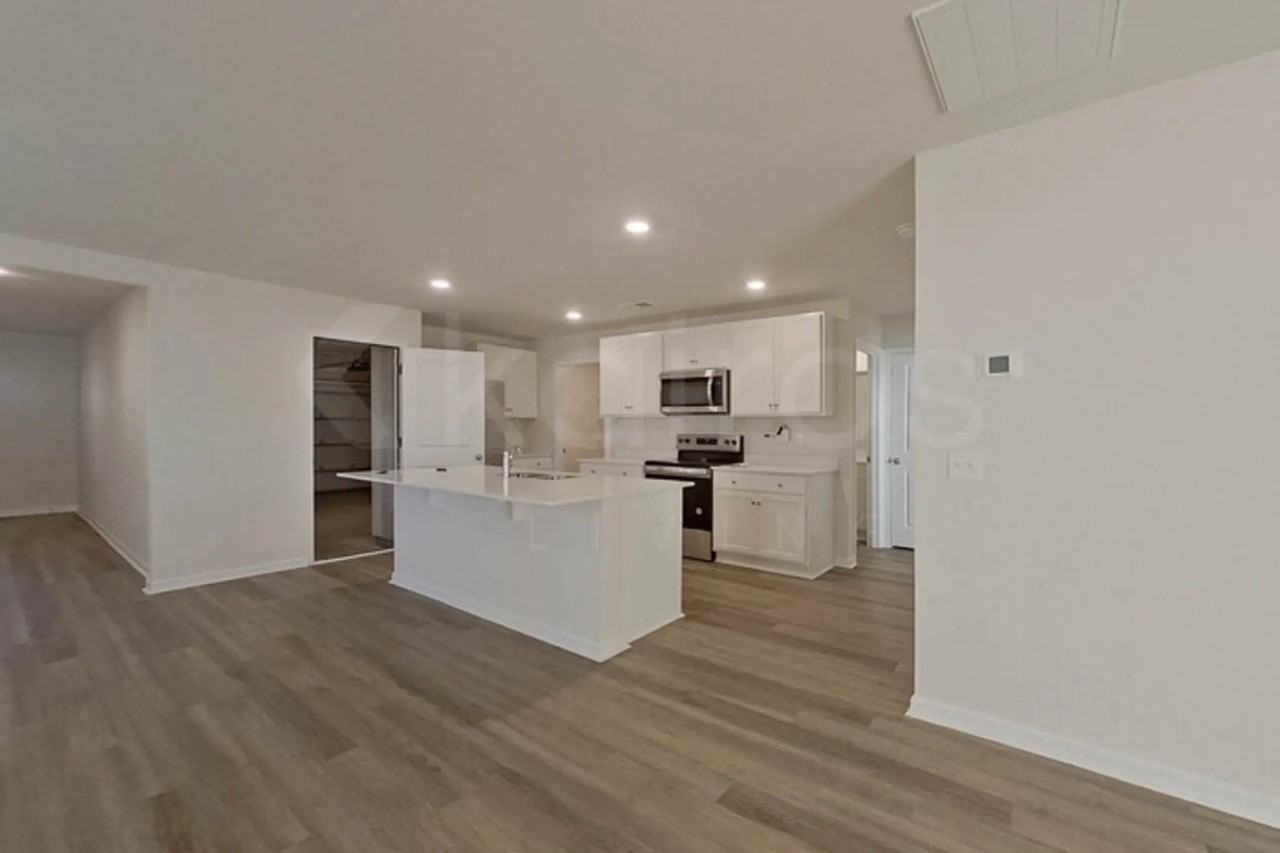 112 Inez Ave - Photo 3 of 26