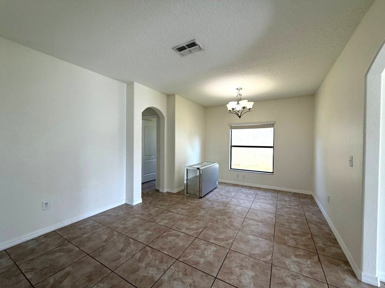 20023 Date Palm Way - Photo 4 of 27