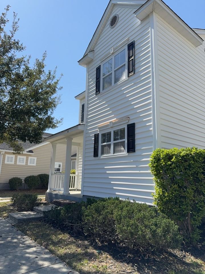 42 Woods Bay Rd - Photo 2 of 9