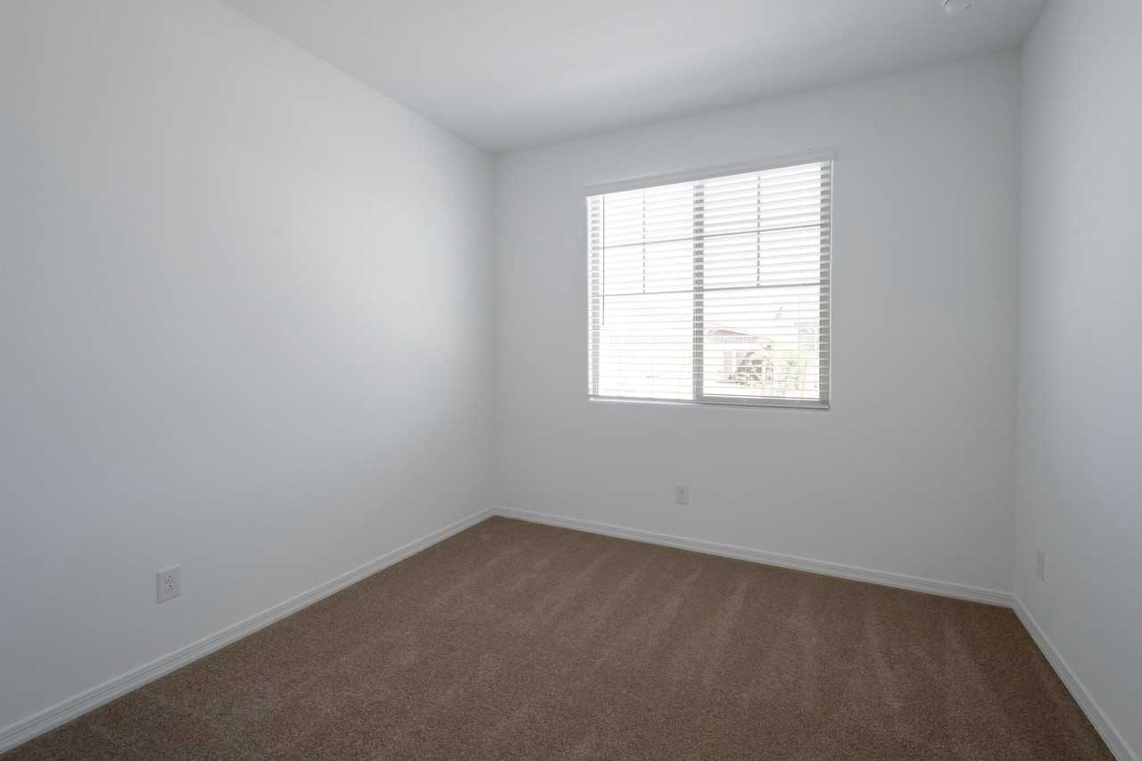 23015 E Starflower Dr - Photo 4 of 26
