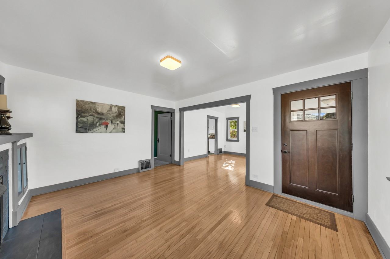 2617 S Mcclelland St - Photo 3 of 27