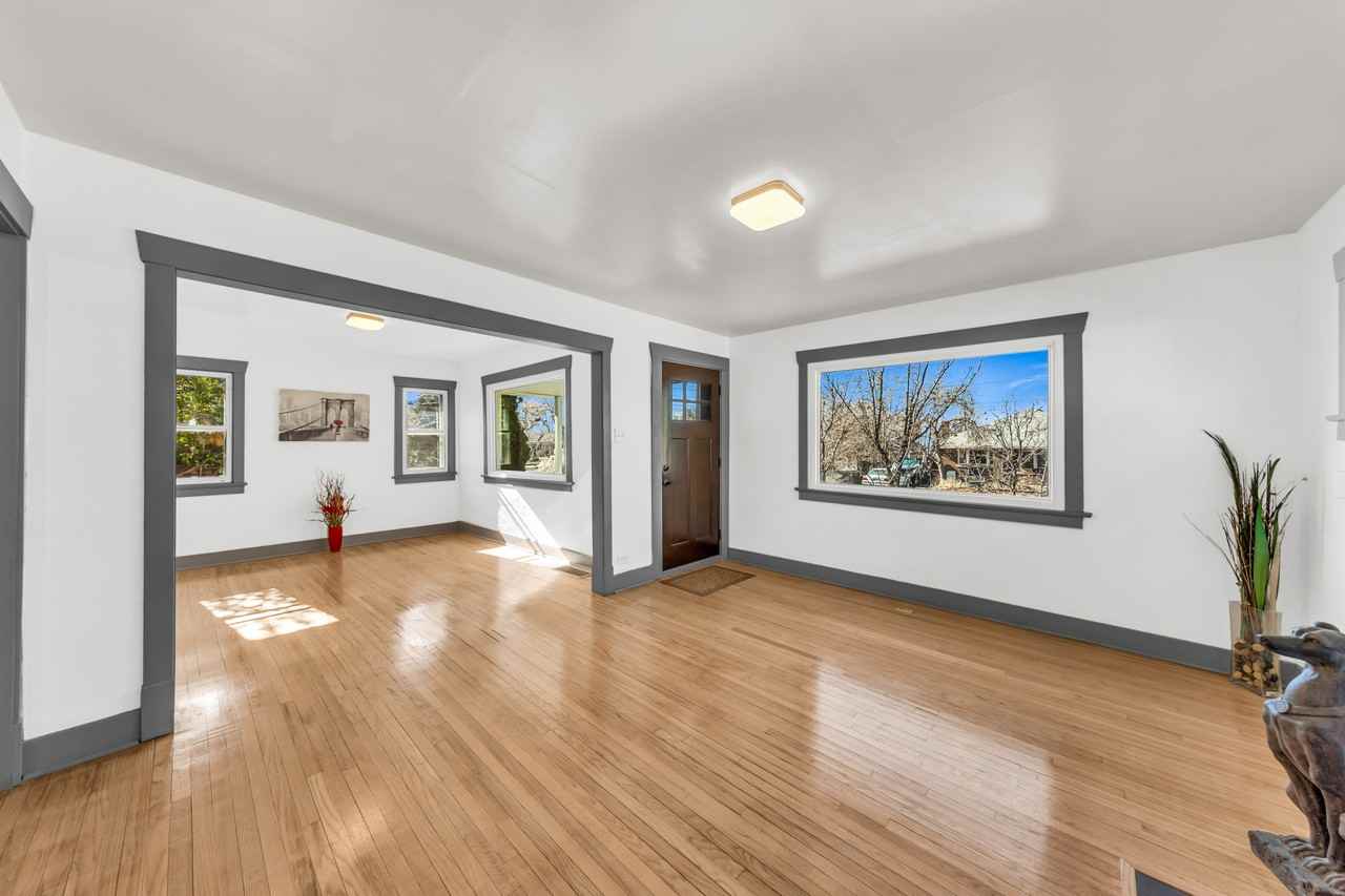 2617 S Mcclelland St - Photo 7 of 27