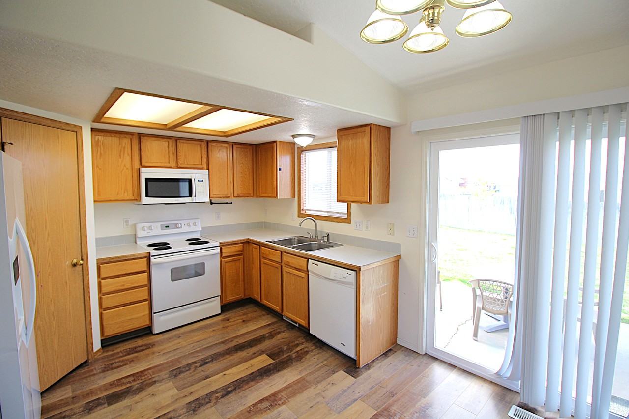 521 Stony Meadow Dr - Photo 4 of 17