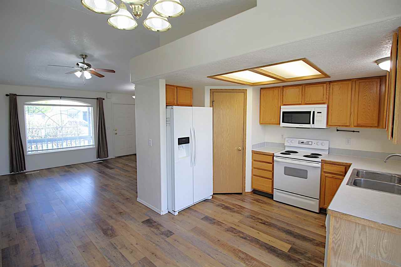 521 Stony Meadow Dr - Photo 5 of 17
