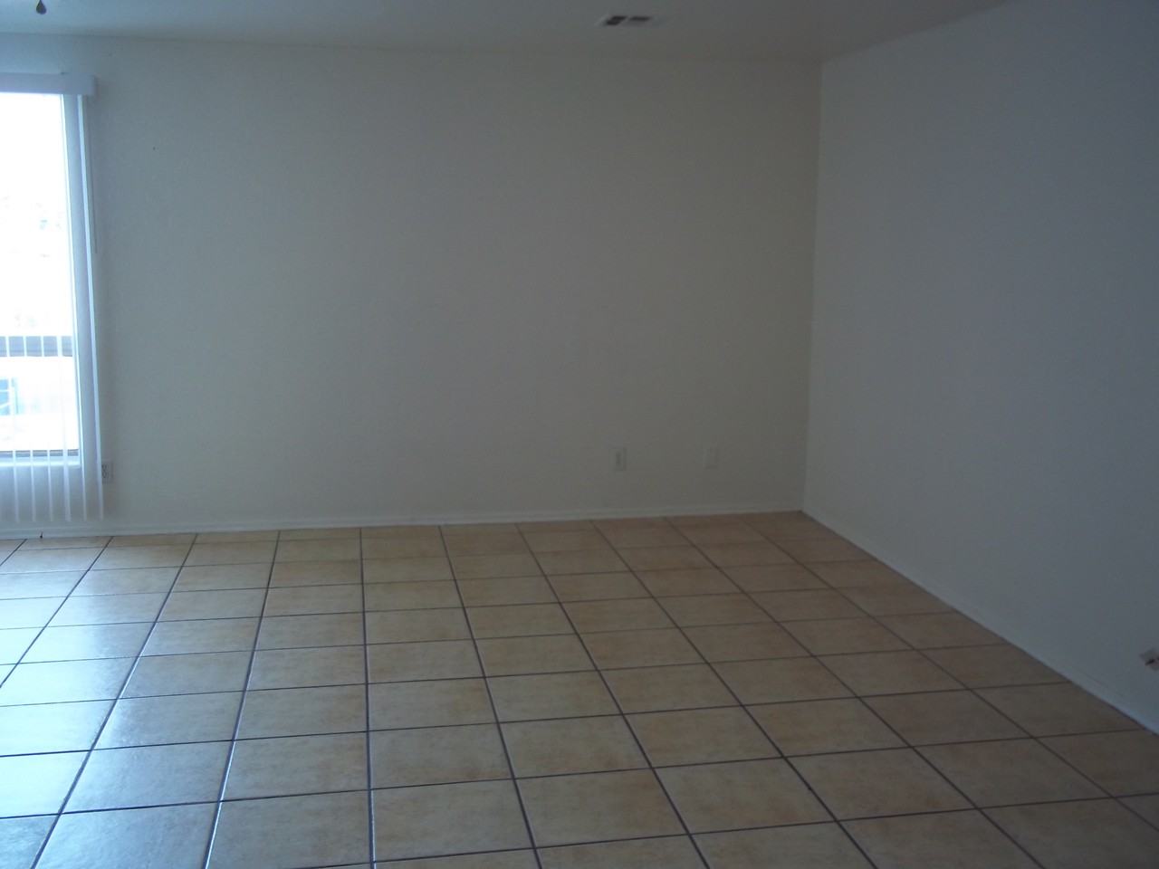 535 W 9Th St - Photo 7 of 13