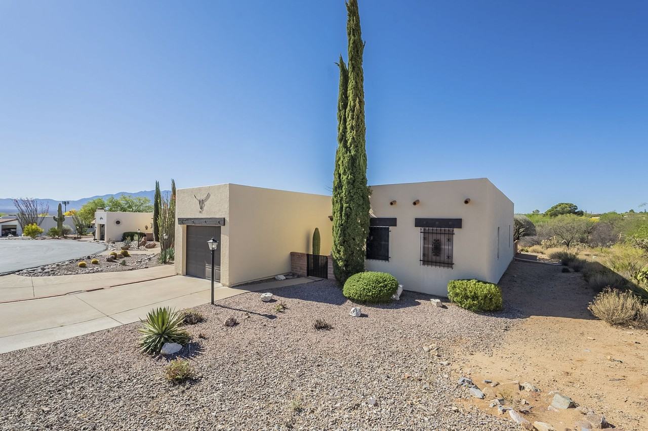 581 W Ocotillo Pl - Photo 3 of 50