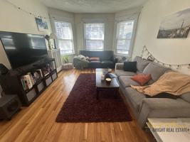featured image of 194 Kelton St #1