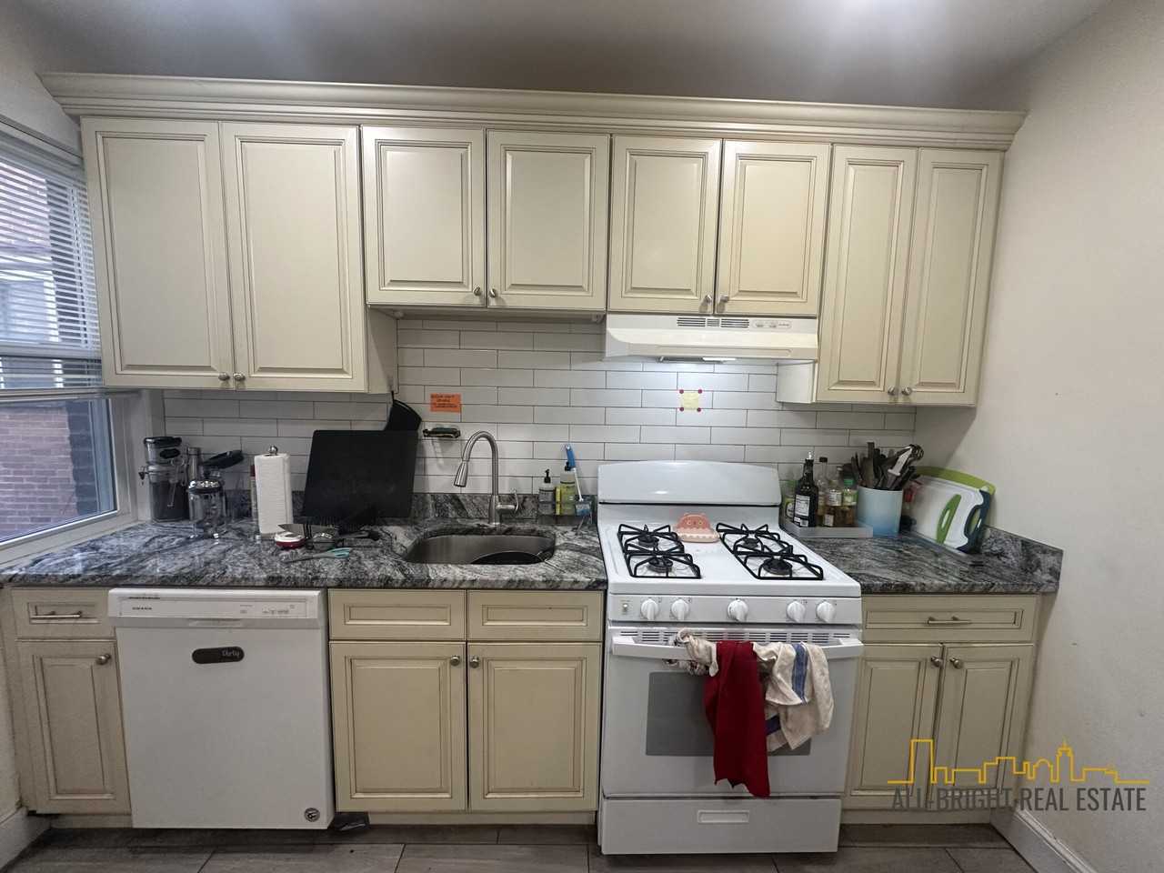 194 Kelton St #1 - Photo 4 of 14