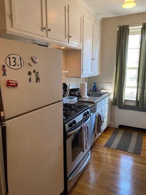 339 Tappan St #5 - Photo 6 of 23