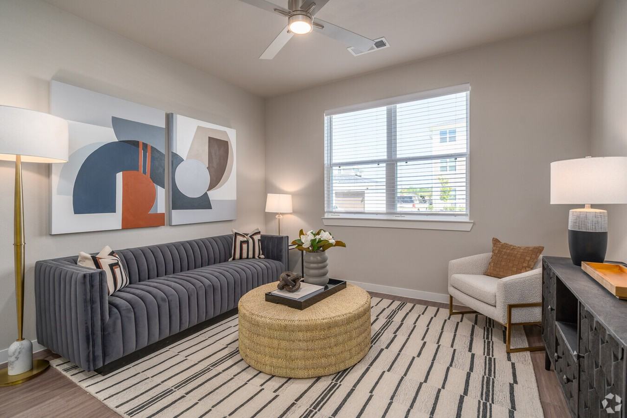 19000 Beechnut St #ACR2 - Photo 2 of 12