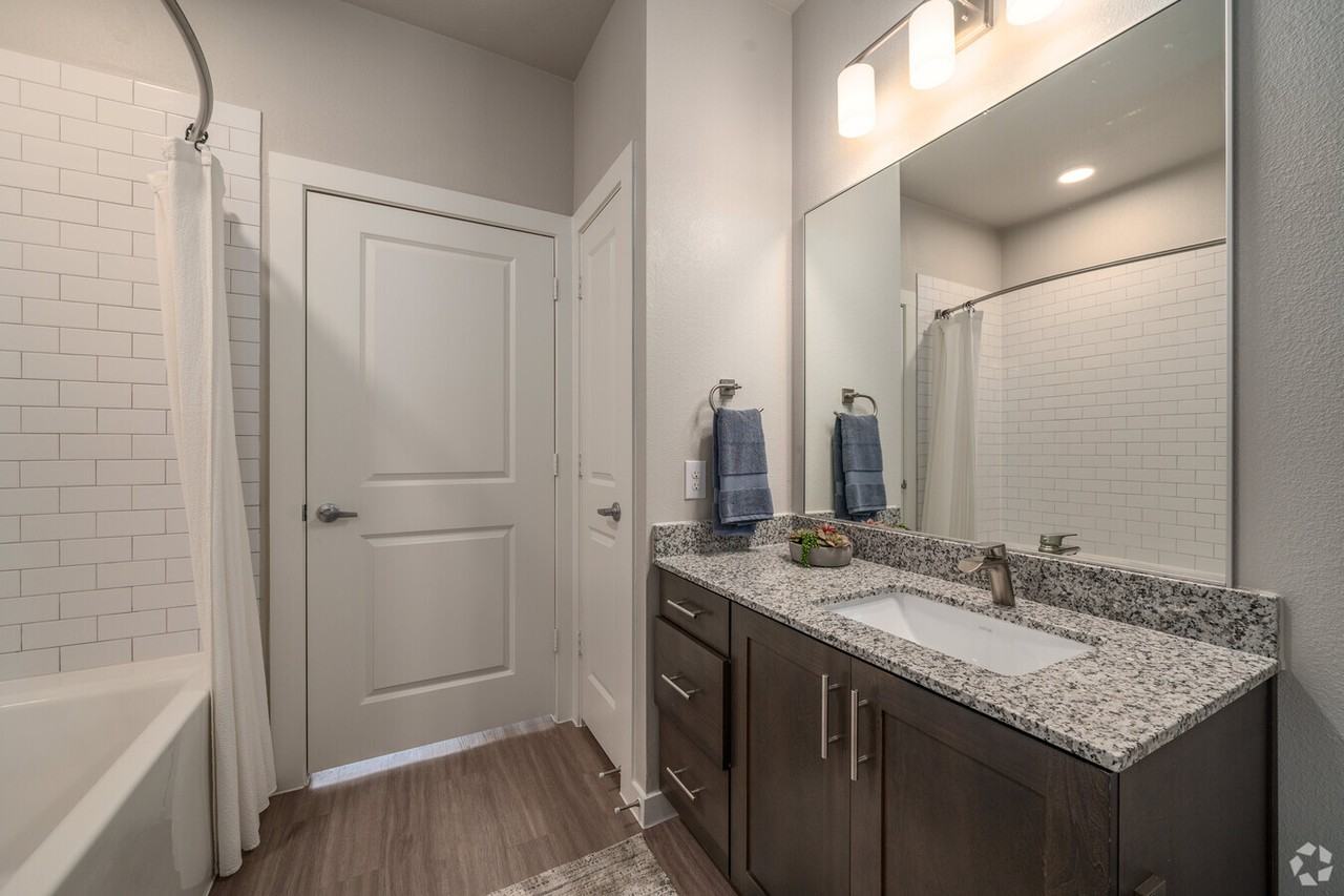 19000 Beechnut St #ACR2 - Photo 4 of 12