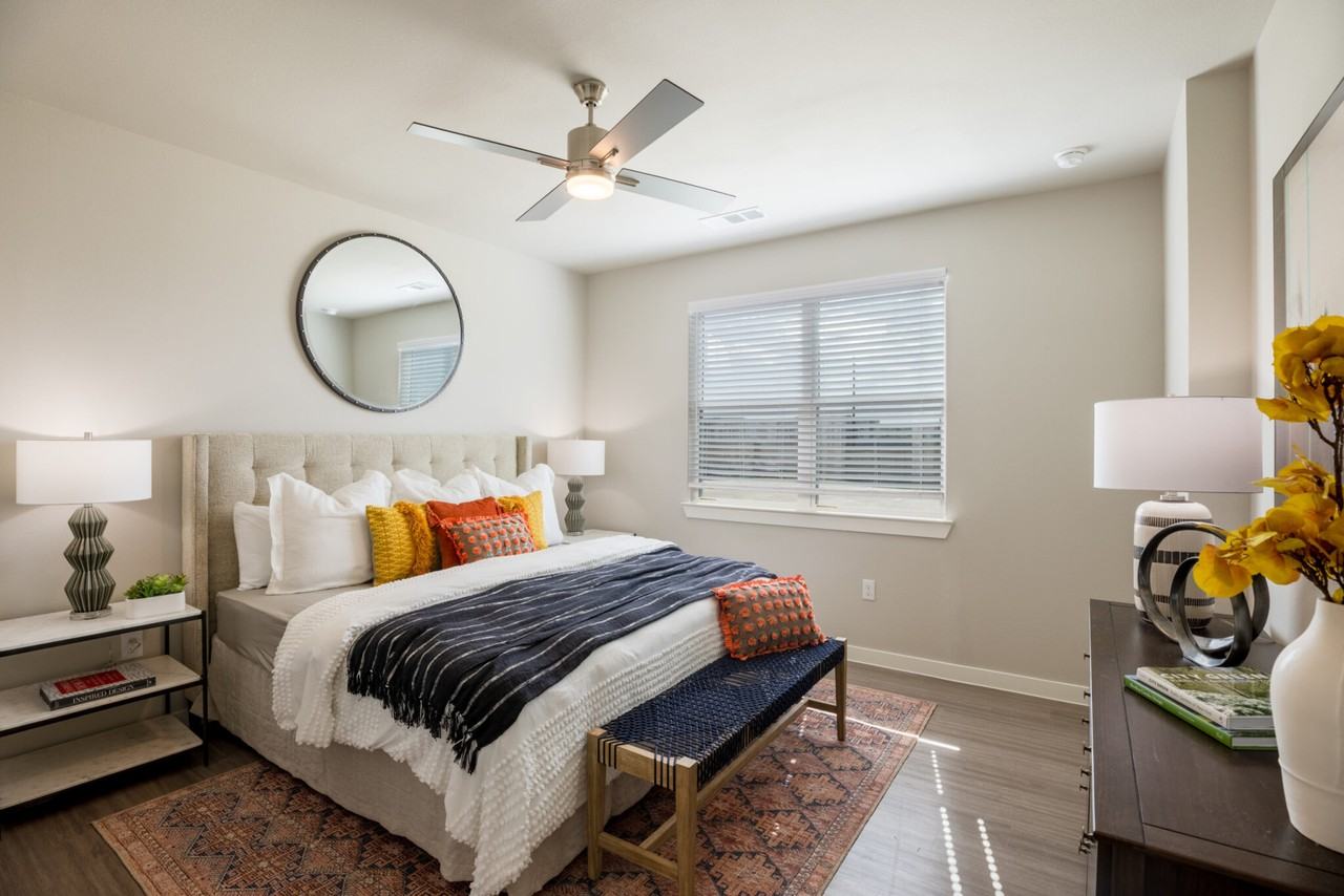 19000 Beechnut St #ACR2 - Photo 6 of 12