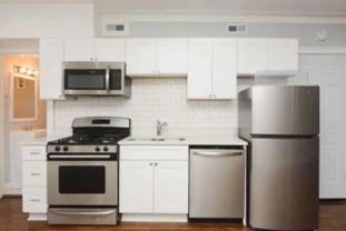 3318 N Leclaire Ave - Photo 1 of 1