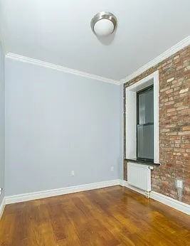 E 13th St #2D - Photo 5 of 7