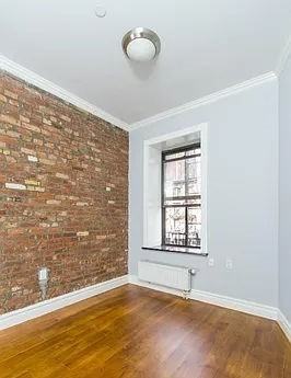 E 13th St #2D - Photo 6 of 7