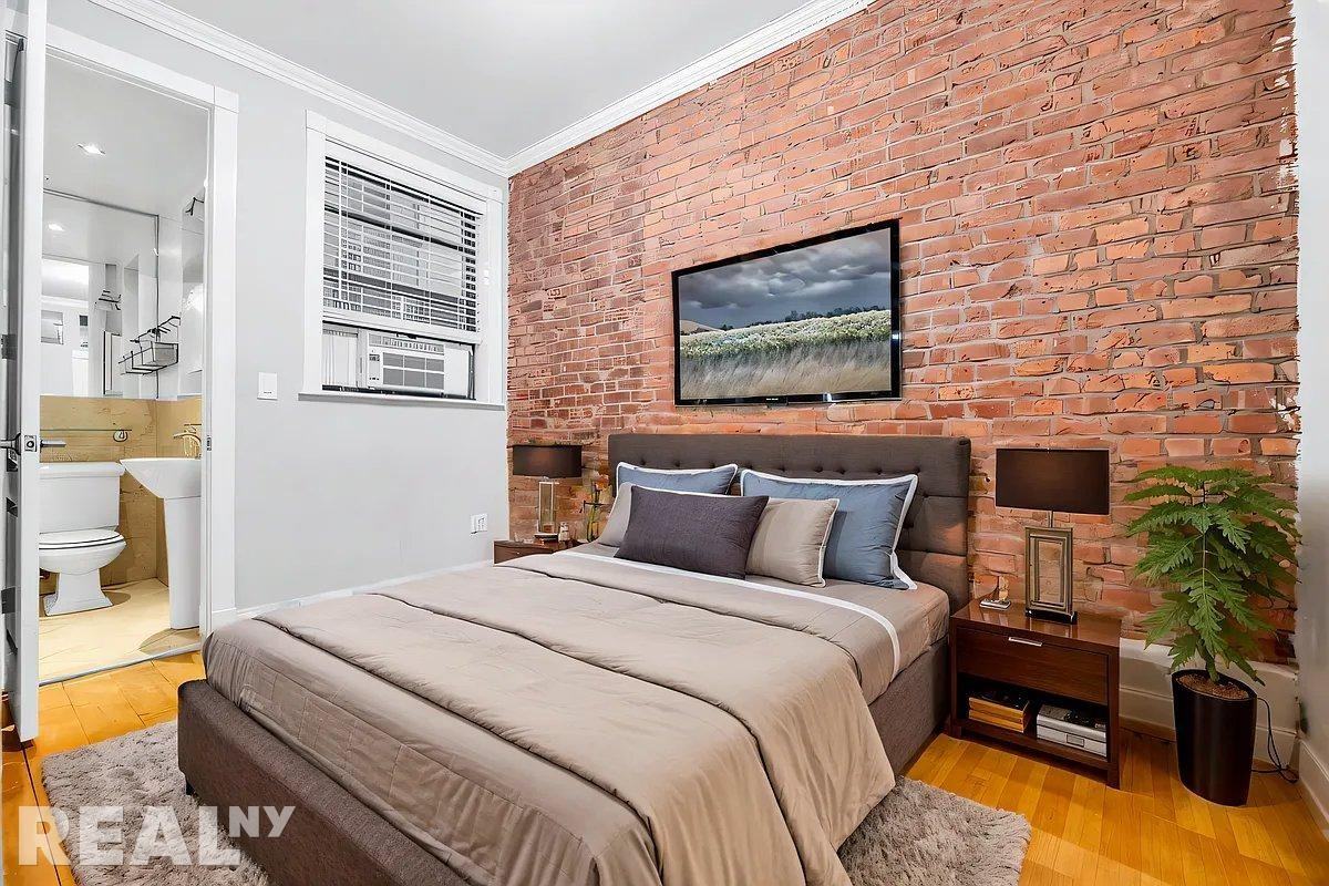 Avenue B #5C - Photo 3 of 6