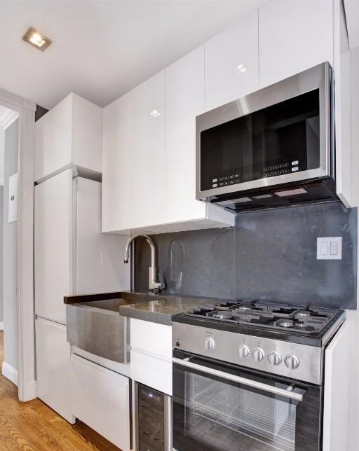 E 13th St #6C - Photo 2 of 6