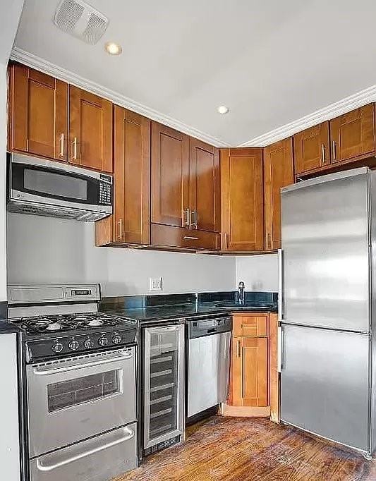 Avenue A #6F - Photo 2 of 7