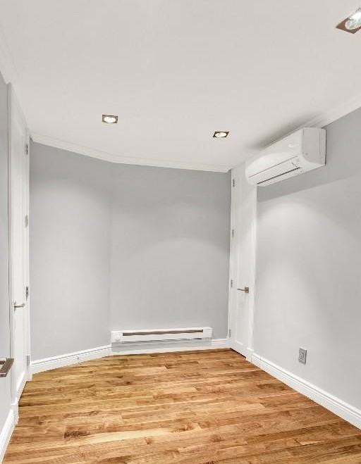 E 6th St #2D3D - Photo 7 of 8