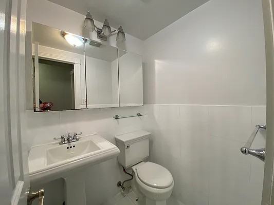 E 13th St #2B - Photo 3 of 3