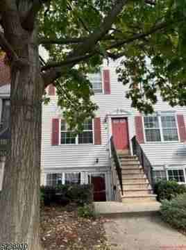 157 W Market St - Photo 6 of 20