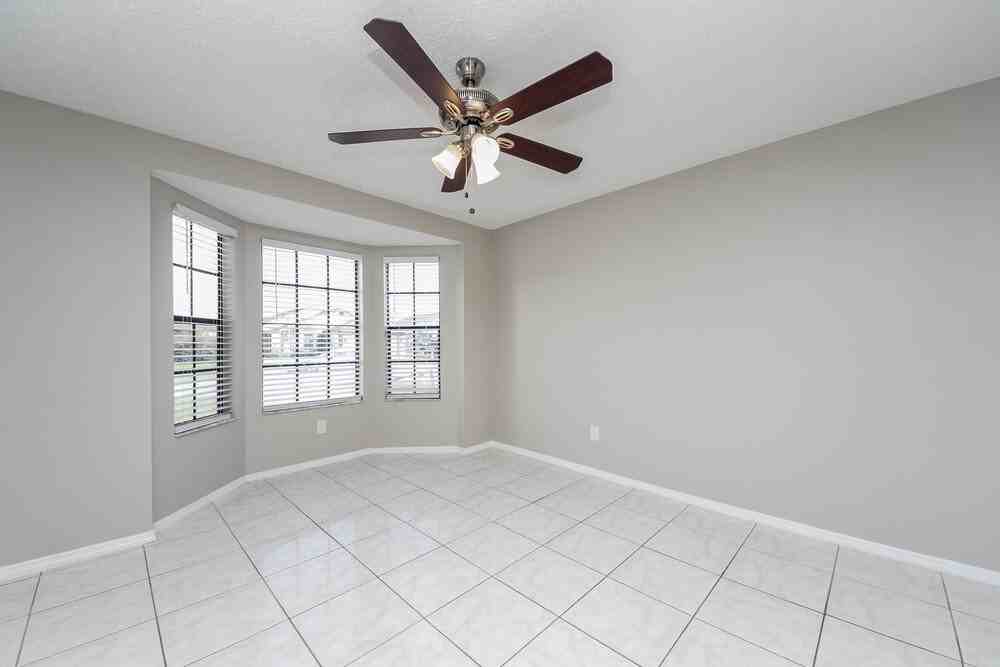 153 Pinewood Cir - Photo 3 of 15