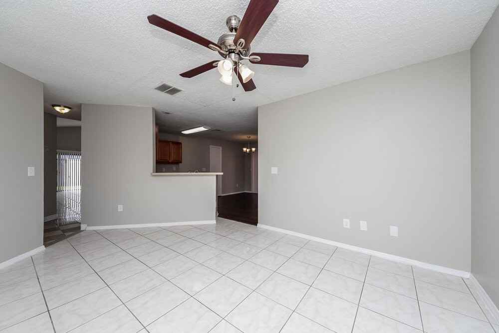 153 Pinewood Cir - Photo 4 of 15